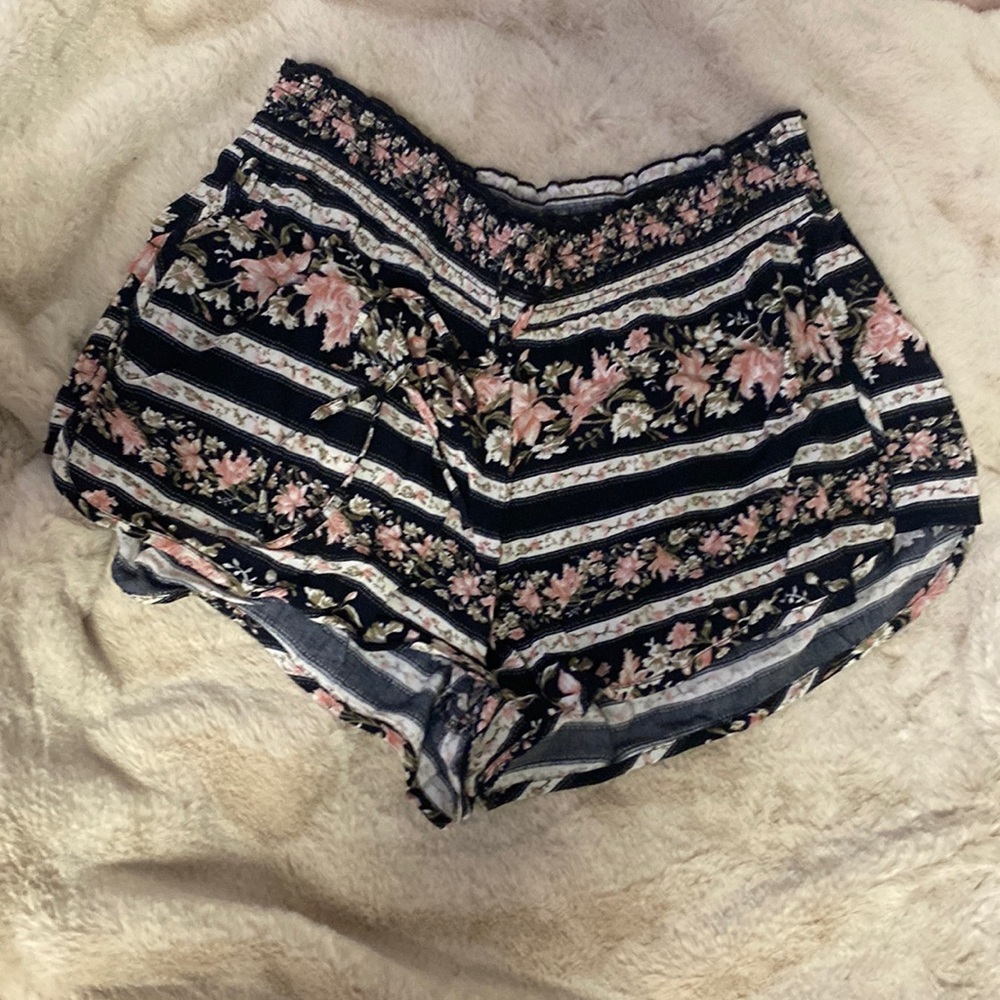 American Eagle Loose Floral Shorts